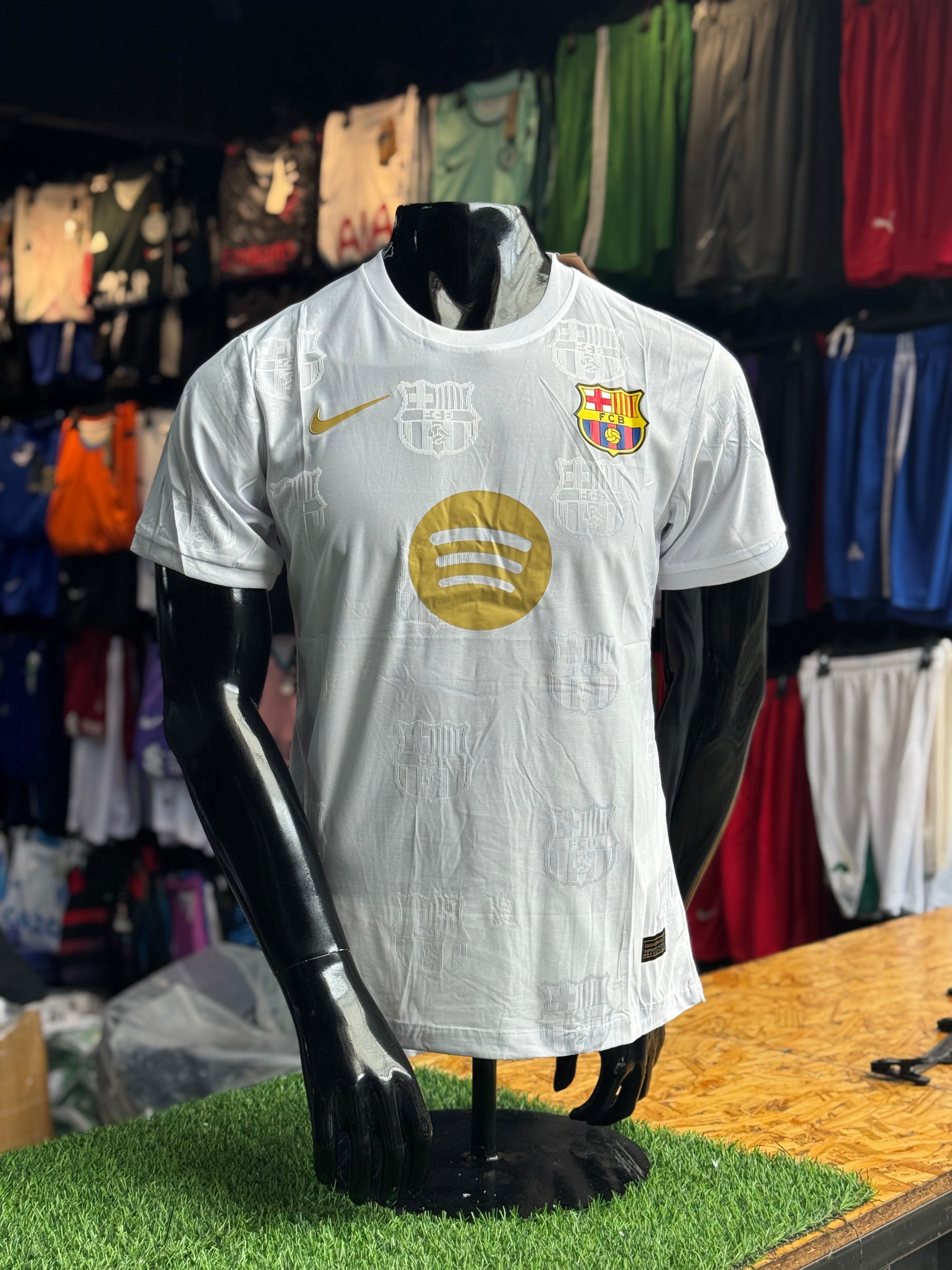 Camiseta Barcelona Blanca-Dorada Edición especial