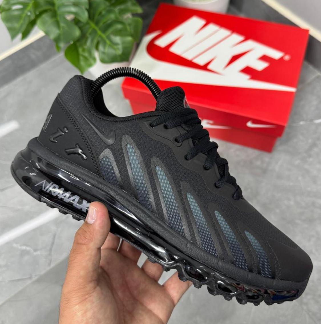 NK PEGASUS TRAIL NEGRA